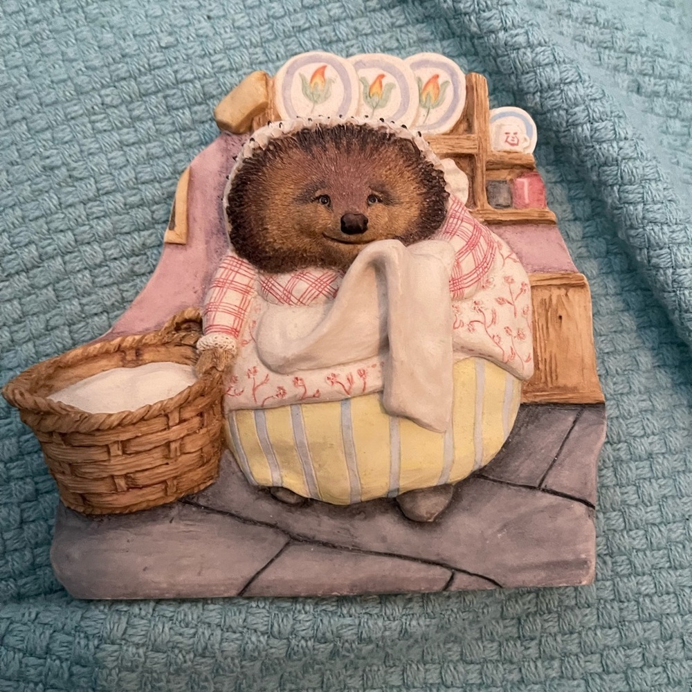 The World of Beatrix Potter Mrs. Tiggy-Winkle Hedgehog Vintage 1999